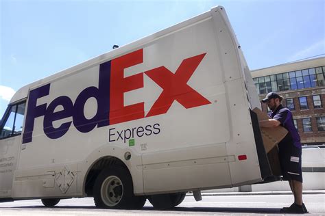 FedEx to end ground delivery business with Amazon