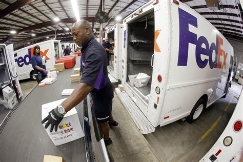 FedEx to add 50,000 seasonal jobs | wtsp.com