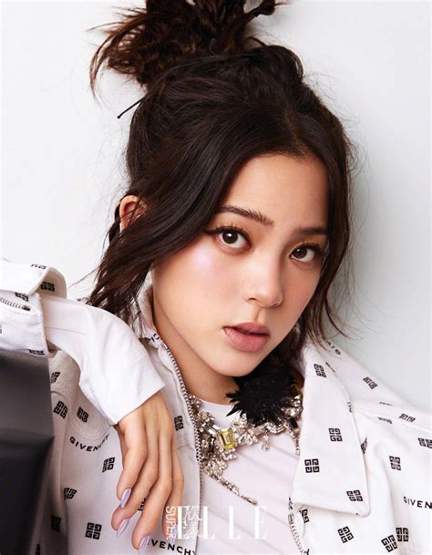 Entertainment News, Body Shapes, Fashion Magazine, Orange Color