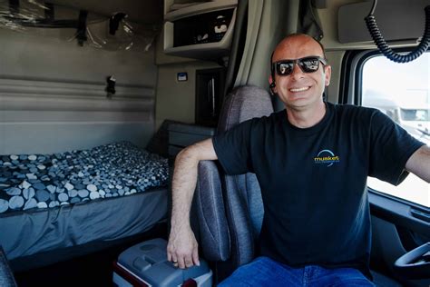 Owner Operator vs. Company Driver - CHET Truck Driver Training