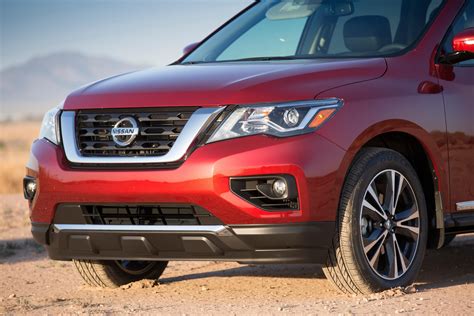 2017 Nissan Pathfinder Gets Fresh Styling, More Power - autoevolution