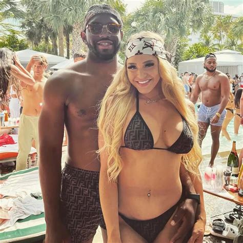 Security stood outside as Courtney Clenney stabbed Christian Obumseli: suit