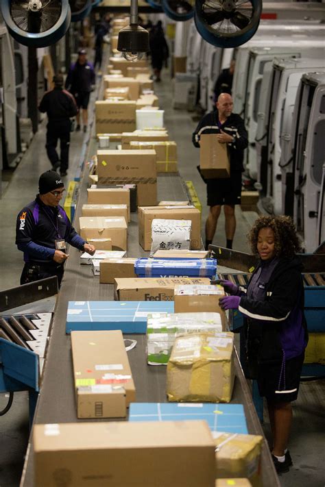 FedEx to add massive distribution hub in Cypress