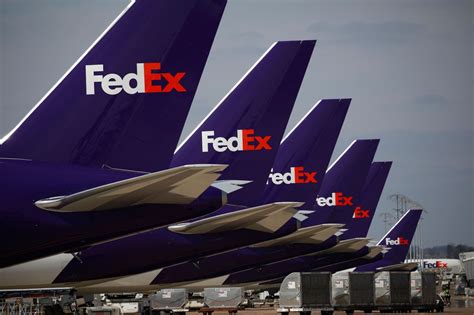 FedEx tumbles after pulling annual earnings forecast | The Spokesman-Review