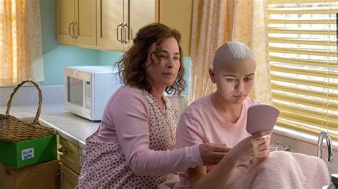'The Act' on Hulu depicts Dee Dee, Gypsy Blanchard true crime story