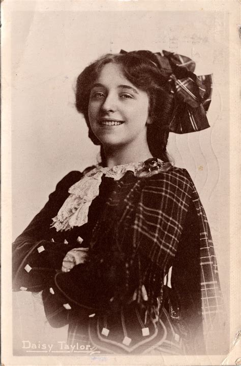 DAISY TAYLOR : RPPC MESSAGE WRITTEN BY DAISY TAYLOR : SCOTTISH SINGER